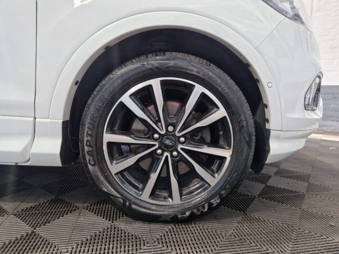 2025 Ford Kuga