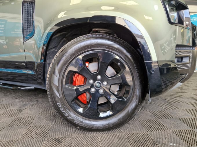 2025 Land Rover Defender