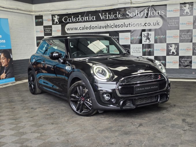 2025 Mini Hatch