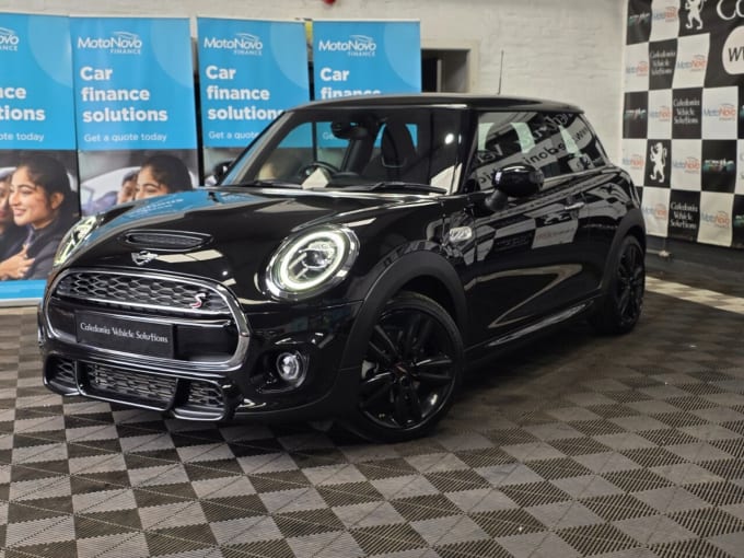 2025 Mini Hatch