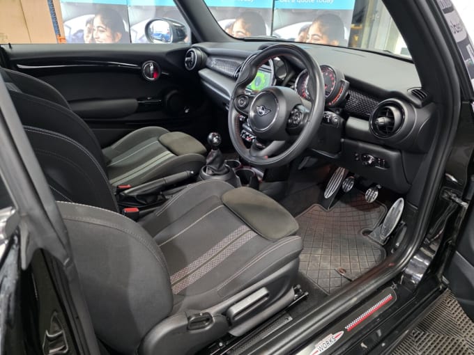 2025 Mini Hatch
