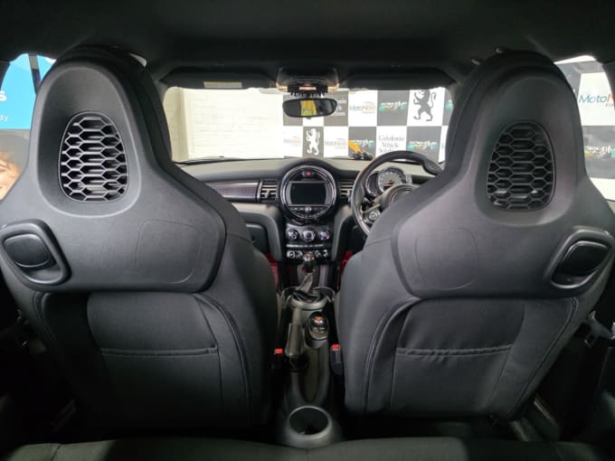 2025 Mini Hatch