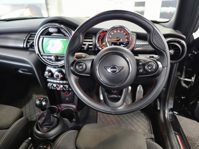 2025 Mini Hatch