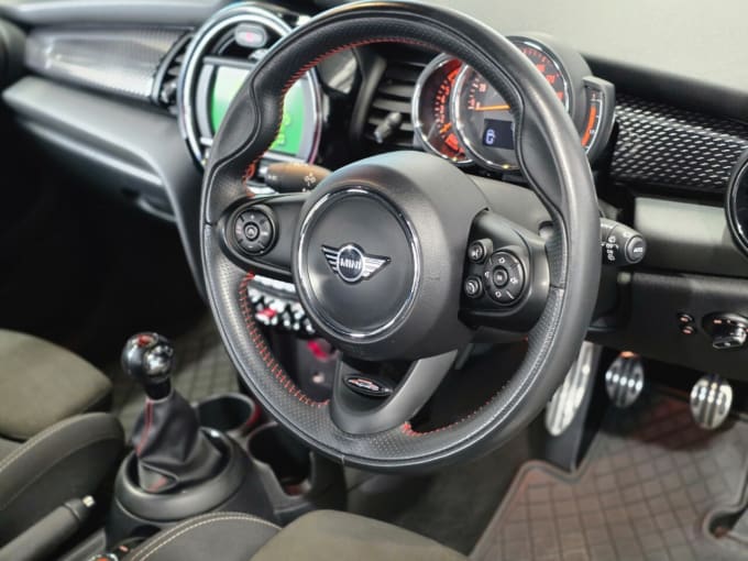 2025 Mini Hatch