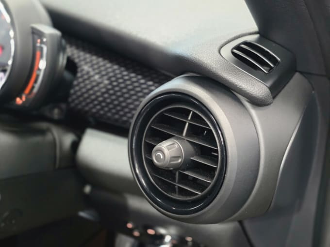 2025 Mini Hatch