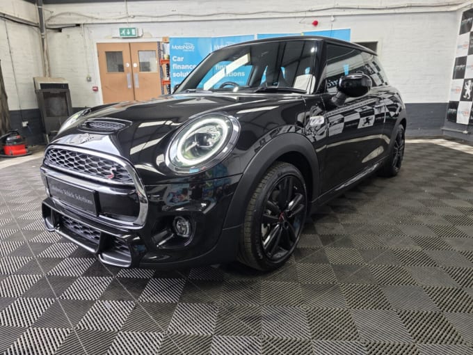 2025 Mini Hatch