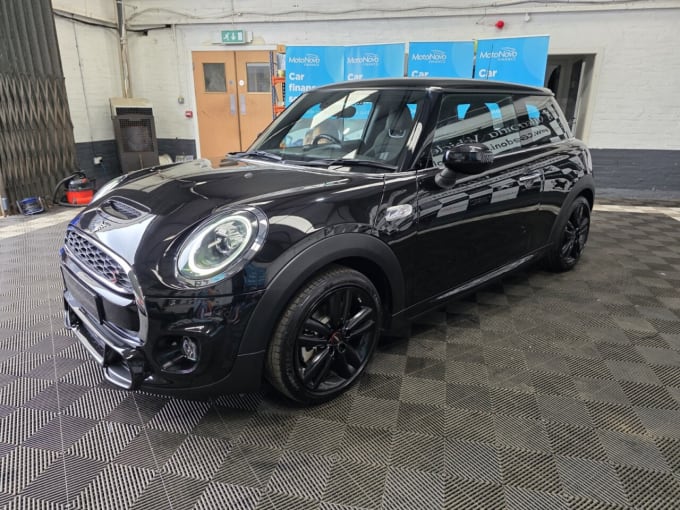 2025 Mini Hatch