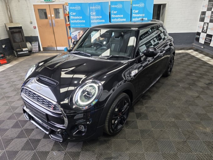 2025 Mini Hatch