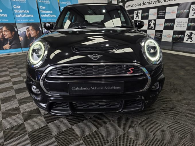 2025 Mini Hatch