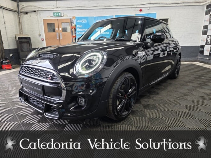 2025 Mini Hatch
