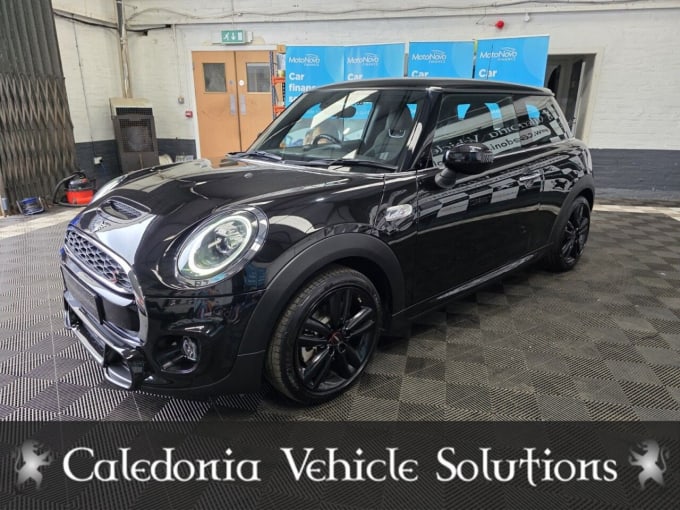 2025 Mini Hatch