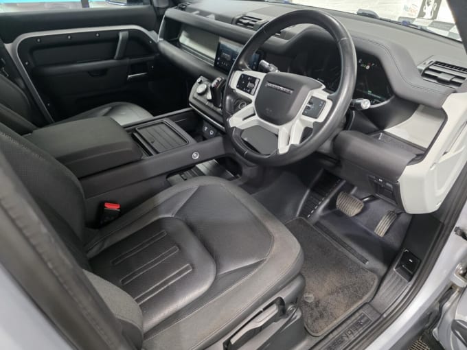 2025 Land Rover Defender