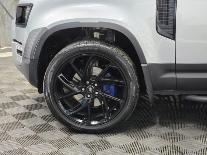 2025 Land Rover Defender