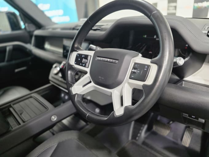 2025 Land Rover Defender