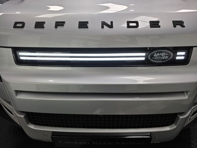 2025 Land Rover Defender