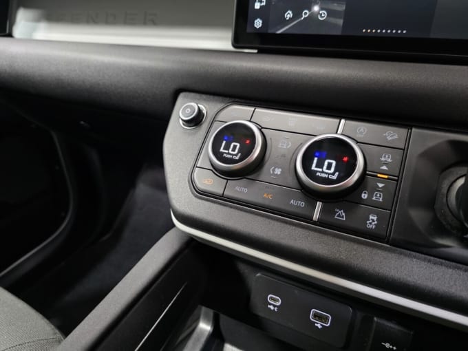 2025 Land Rover Defender