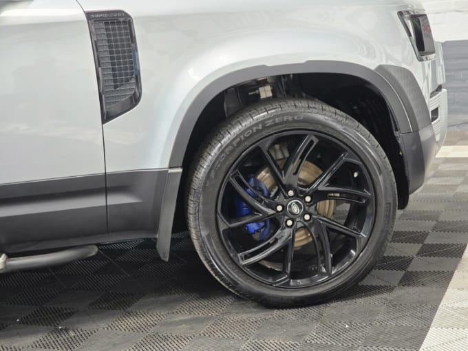2025 Land Rover Defender