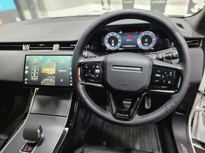 2025 Land Rover Range Rover Evoque