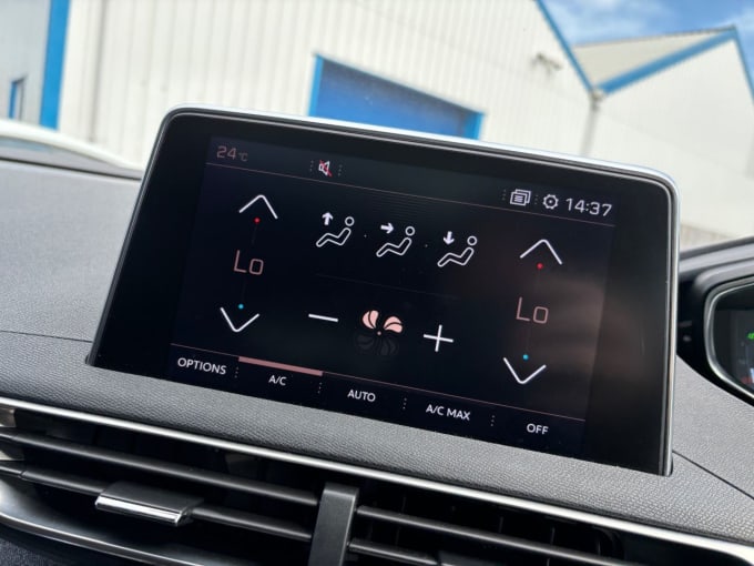 2025 Peugeot 3008