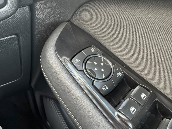 2025 Ford S-max