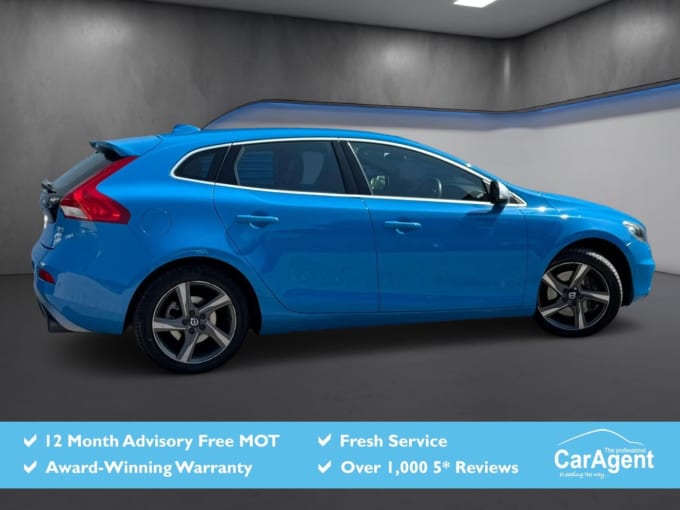 2025 Volvo V40