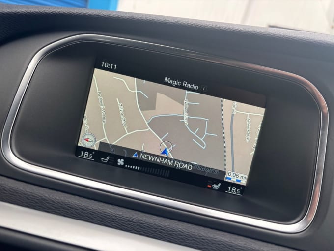 2025 Volvo V40