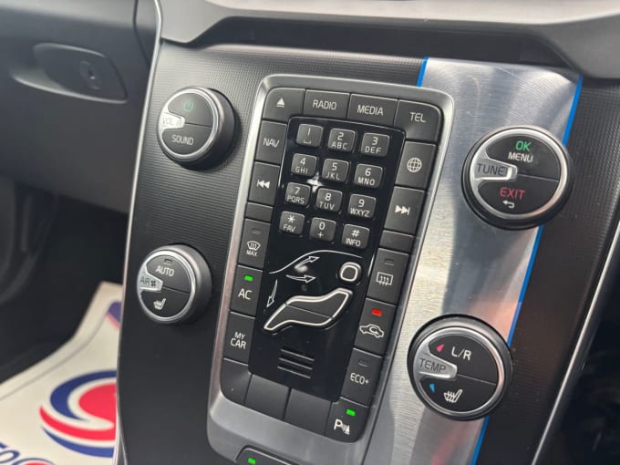 2025 Volvo V40