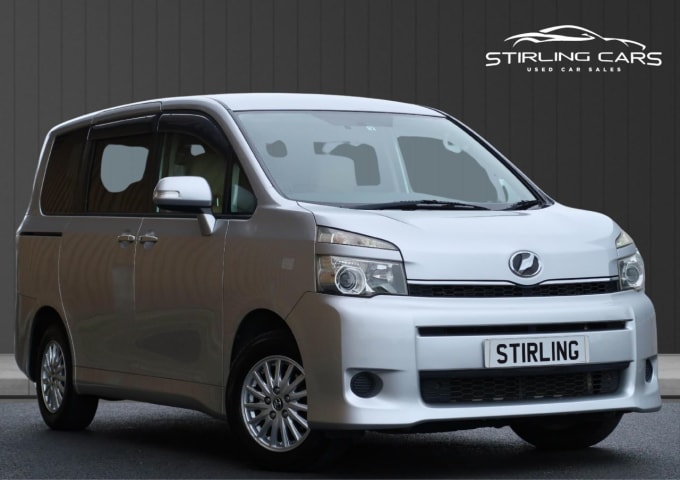 2025 Toyota Voxy/noah