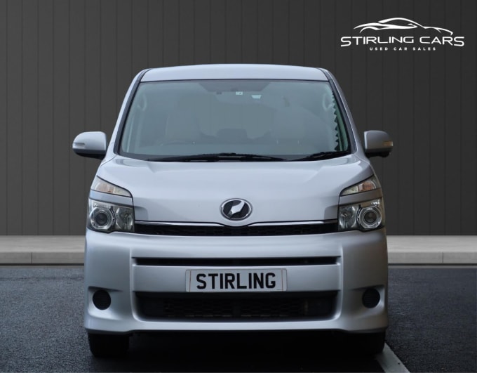 2025 Toyota Voxy/noah