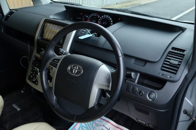 2025 Toyota Voxy/noah