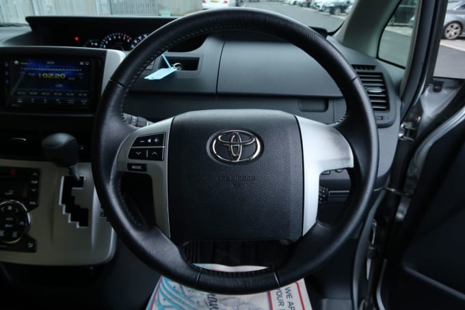 2025 Toyota Voxy/noah
