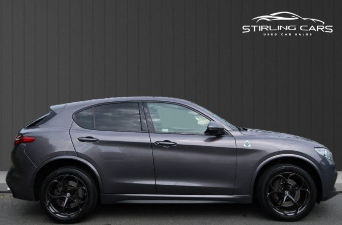 2025 Alfa Romeo Stelvio