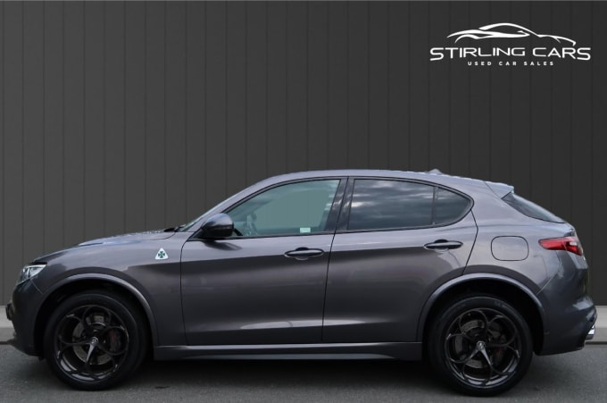 2025 Alfa Romeo Stelvio