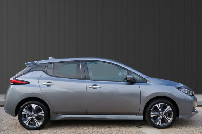 2025 Nissan Leaf