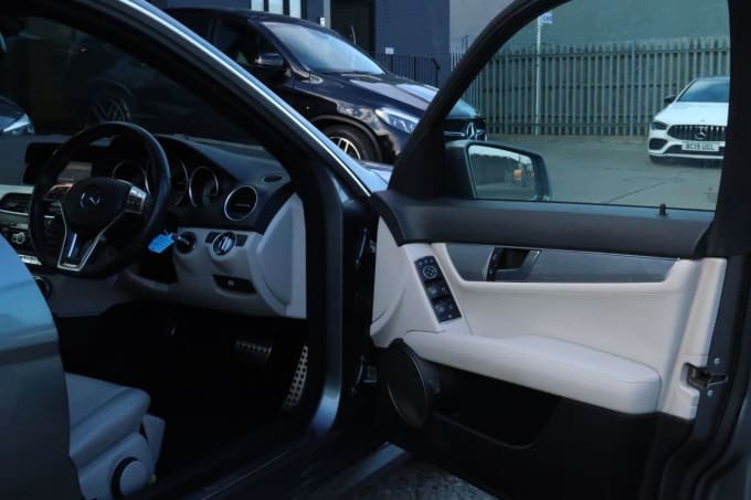 2025 Mercedes-benz C-class