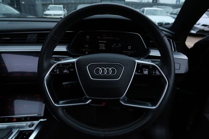 2025 Audi E-tron