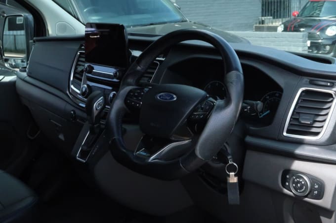 2025 Ford Transit Custom