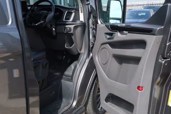 2025 Ford Transit Custom