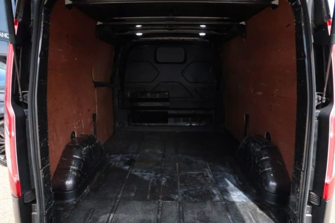 2025 Ford Transit Custom