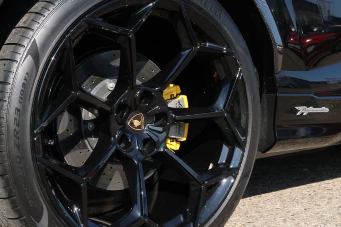 2025 Lamborghini Urus