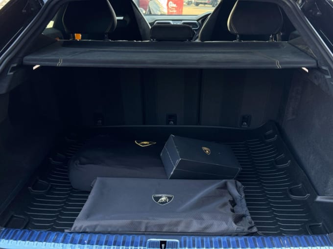 2025 Lamborghini Urus