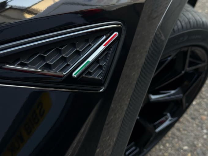 2025 Lamborghini Urus