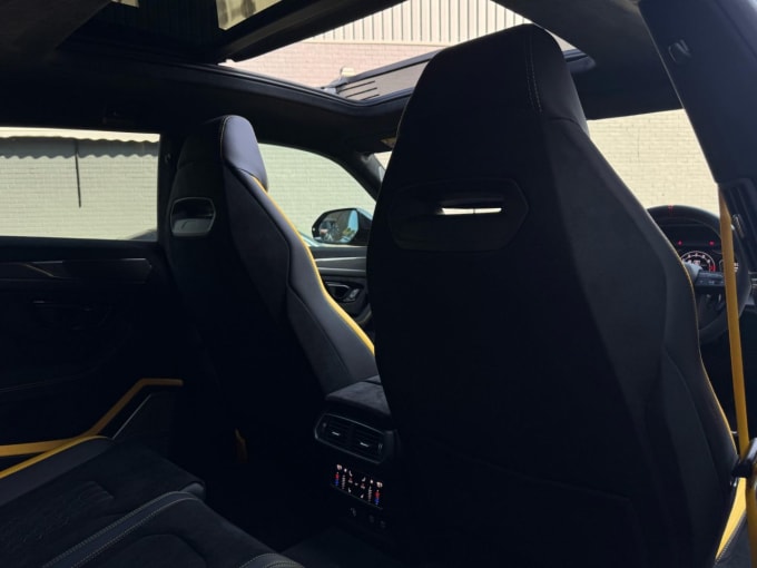 2025 Lamborghini Urus