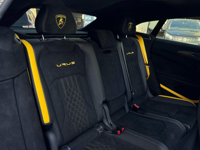 2025 Lamborghini Urus