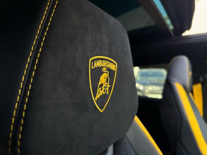 2025 Lamborghini Urus