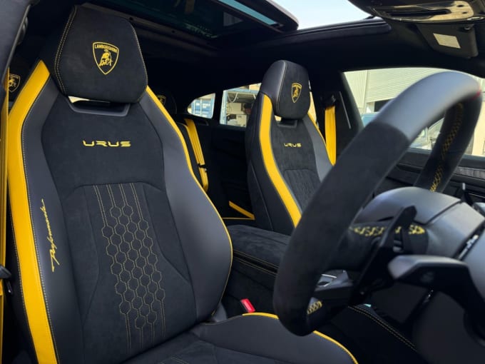 2025 Lamborghini Urus