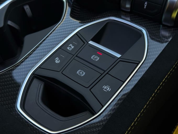 2025 Lamborghini Urus