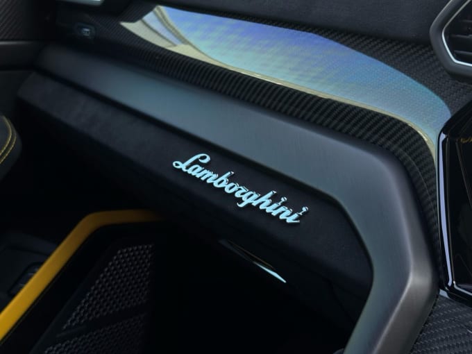 2025 Lamborghini Urus