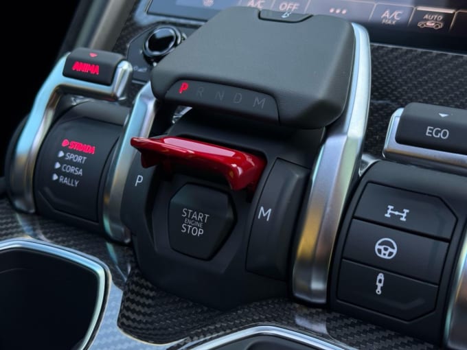 2025 Lamborghini Urus