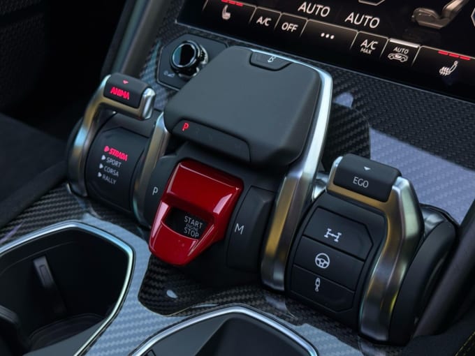 2025 Lamborghini Urus